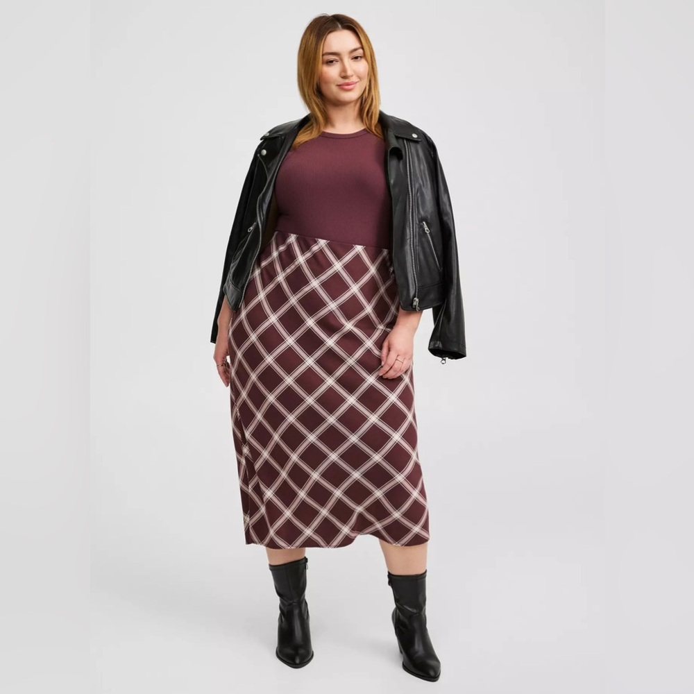 NWOT Torrid Plaid Chalis Skirt